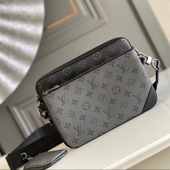 Louis Vuitton | Bags | Louis Vuitton Trio 3in Messenger Bag Hand Holding Shoulder  Messenger Bag | Poshmark
